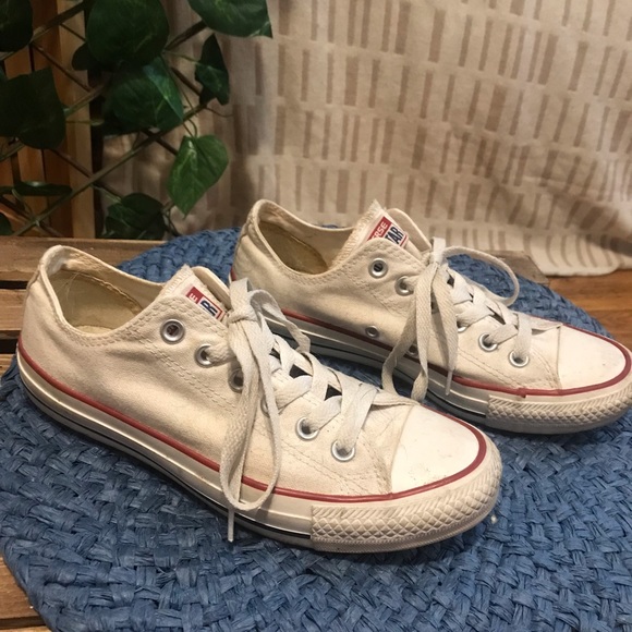 White converse sneakers used ,  in good condition - Picture 2 of 6